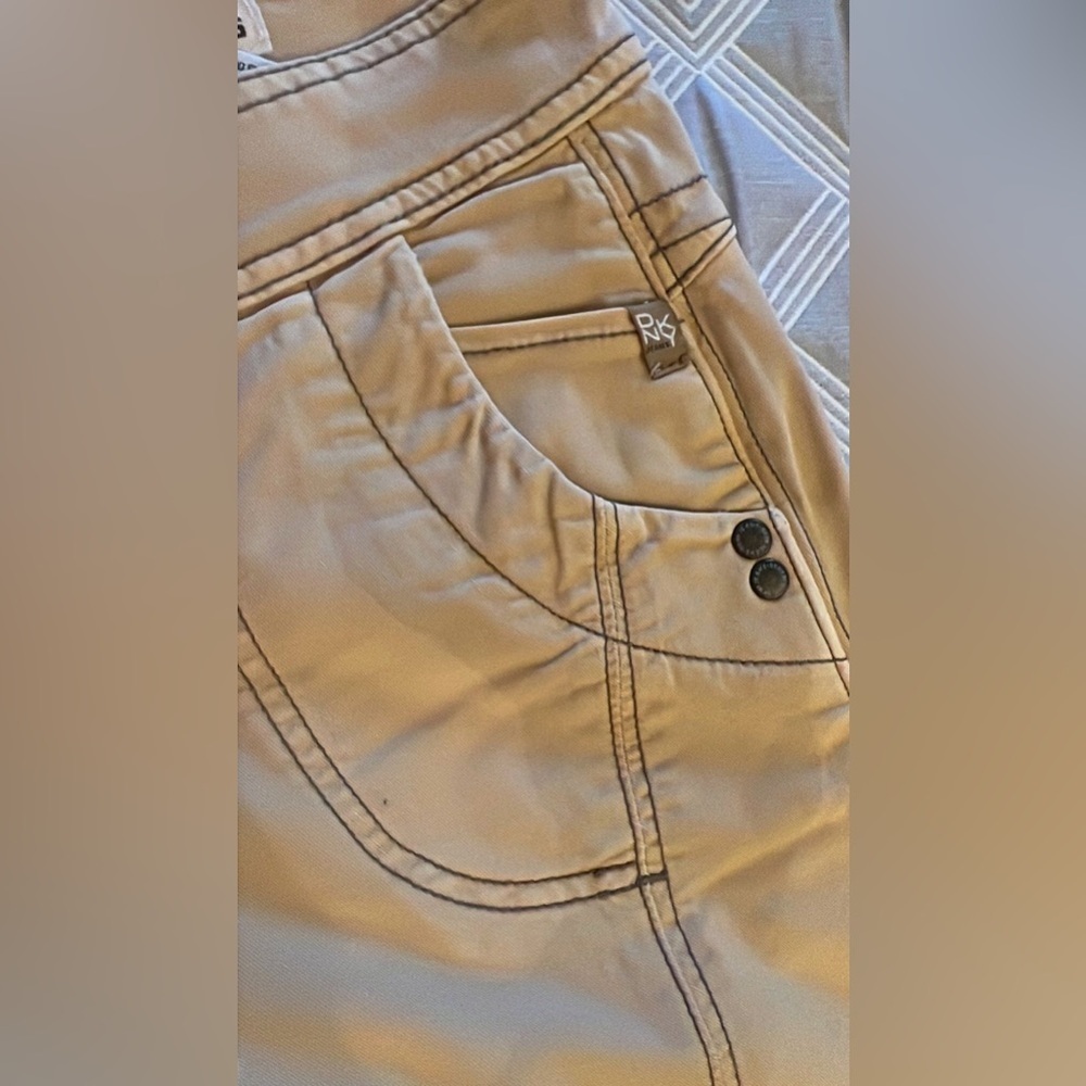 Y2k vintage DKNY Jeans cropped in Beige size 4 - Picture 5 of 11